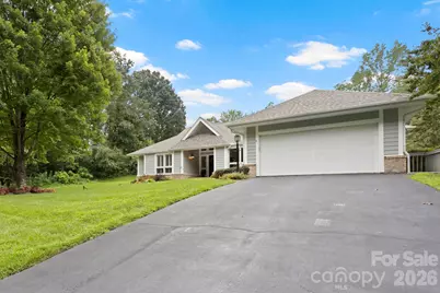 128 Broadmoor Drive, Flat Rock, NC 28731 - Photo 2