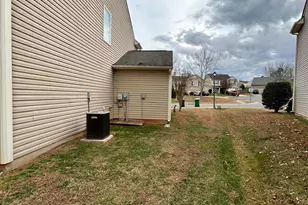 6034 Blue Ash Ln, Charlotte, NC 28215 - Photo 16