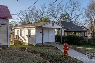 519 W Water St, Lincolnton, NC 28092 - Photo 2