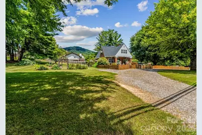 506 W Main Street, Burnsville, NC 28714 - Photo 2