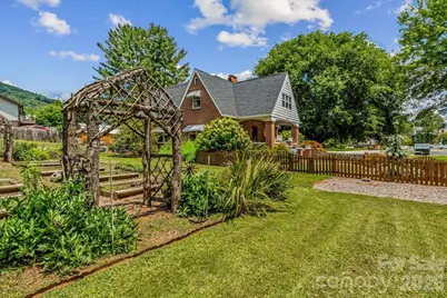 506 W Main Street, Burnsville, NC 28714 - Photo 4