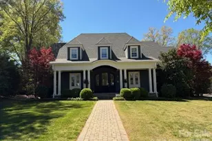 2800 Wintergreen Dr, Charlotte, NC 28211 - Photo 1