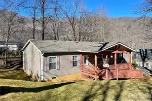 23 Mahan Ln, Waynesville, NC 28786 - Photo 2