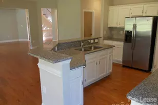 6223 Hickory Cove Ln, Charlotte, NC 28269 - Photo 10