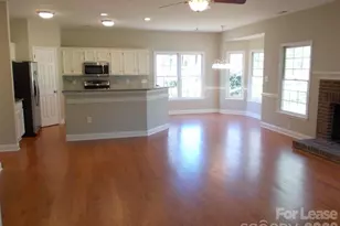 6223 Hickory Cove Ln, Charlotte, NC 28269 - Photo 6