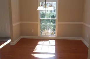 6223 Hickory Cove Ln, Charlotte, NC 28269 - Photo 4