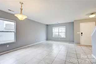 4024 Larkhaven Village Dr, Charlotte, NC 28215 - Photo 10