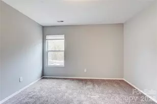 4024 Larkhaven Village Dr, Charlotte, NC 28215 - Photo 22