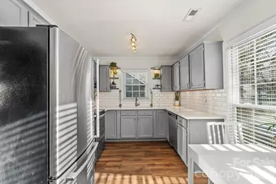 3113 Selwyn Farms Lane, Charlotte, NC 28209 - Photo 4