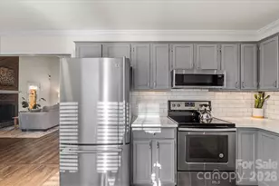 3113 Selwyn Farms Ln, Charlotte, NC 28209 - Photo 10