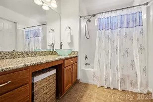 3755 Brookchase Ln, Charlotte, NC 28205 - Photo 22