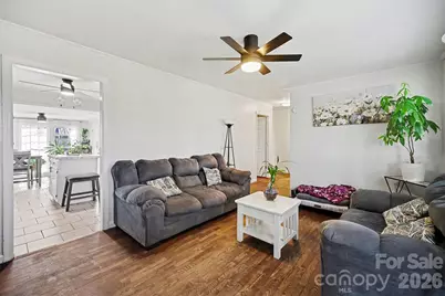 410 E Indiana Avenue, Bessemer City, NC 28016 - Photo 4