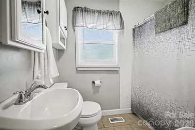 410 E Indiana Avenue, Bessemer City, NC 28016 - Photo 16