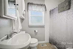 410 E Indiana Ave, Bessemer City, NC 28016 - Photo 16