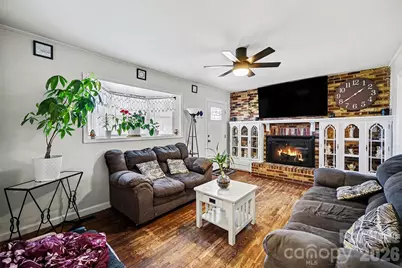 410 E Indiana Avenue, Bessemer City, NC 28016 - Photo 6