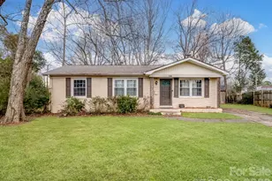 1500 Collier Ct, Charlotte, NC 28205 - Photo 1