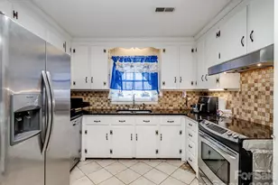 1500 Collier Ct, Charlotte, NC 28205 - Photo 8