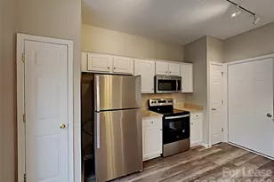 3309 Elizabeth Glen Dr, Charlotte, NC 28270 - Photo 2