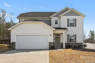 7125 Maple Run Cir, Charlotte, NC 28215 - Photo 1