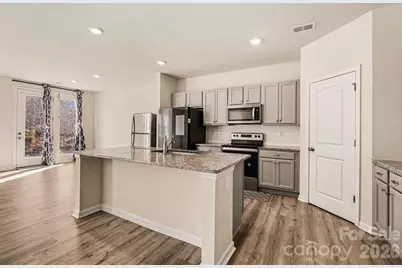 7125 Maple Run Circle, Charlotte, NC 28215 - Photo 4