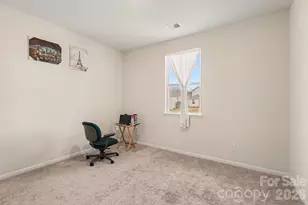 7125 Maple Run Cir, Charlotte, NC 28215 - Photo 22