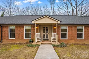 326 Camelot Dr, Salisbury, NC 28144 - Photo 2