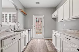 7611 Abigail Glen Dr, Charlotte, NC 28212 - Photo 12