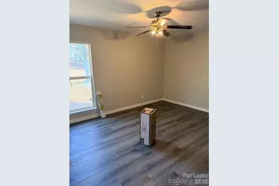 6827 Delta Lake Drive, Charlotte, NC 28215 - Photo 6