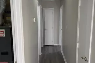 6827 Delta Lake Dr, Charlotte, NC 28215 - Photo 8