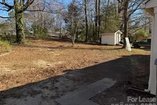 6827 Delta Lake Dr, Charlotte, NC 28215 - Photo 10