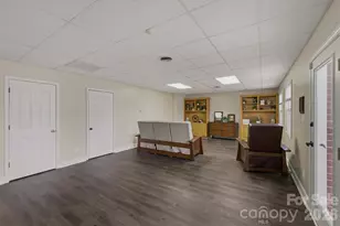 46 Mariners Point Ln, Hickory, NC 28601 - Photo 38