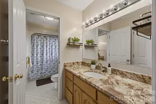 46 Mariners Point Ln, Hickory, NC 28601 - Photo 32