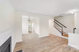 4901 Sunburst Ln, Charlotte, NC 28213 - Photo 10