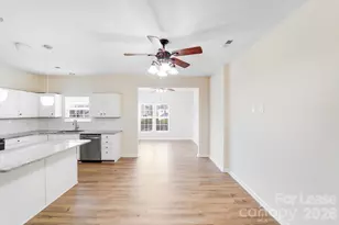 4901 Sunburst Ln, Charlotte, NC 28213 - Photo 14