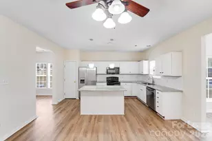 4901 Sunburst Ln, Charlotte, NC 28213 - Photo 16