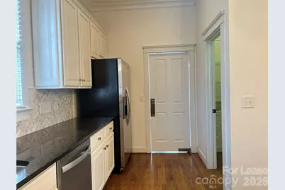 711 E 9th Street, Charlotte, NC 28202 - Photo 4