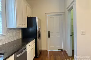 711 E 9th St, Charlotte, NC 28202 - Photo 4