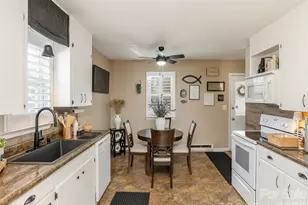 52 Slabwood Ln, Flat Rock, NC 28731 - Photo 8