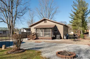 52 Slabwood Ln, Flat Rock, NC 28731 - Photo 16