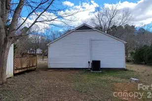 7037 Ravenglass Ln, Mint Hill, NC 28227 - Photo 4