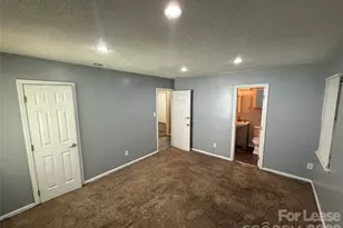 6832 Delta Lake Dr, Charlotte, NC 28215 - Photo 8