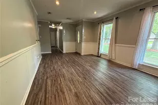 6832 Delta Lake Dr, Charlotte, NC 28215 - Photo 4