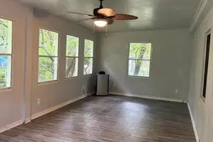 6832 Delta Lake Dr, Charlotte, NC 28215 - Photo 2