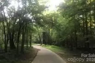 9500 Kent Village Dr, Charlotte, NC 28269 - Photo 6