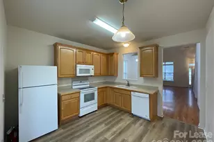 9040 Holland Park Ln, Charlotte, NC 28277 - Photo 6