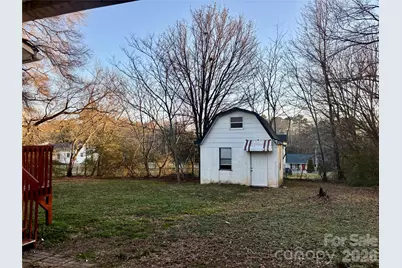 2145 14th Avenue SW, Hickory, NC 28602 - Photo 2