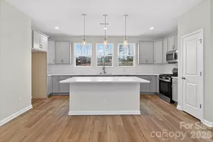 228 Ferebee Pl, Charlotte, NC 28213 - Photo 2
