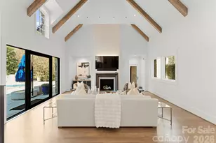 4231 Fox Brook Ln, Charlotte, NC 28211 - Photo 16