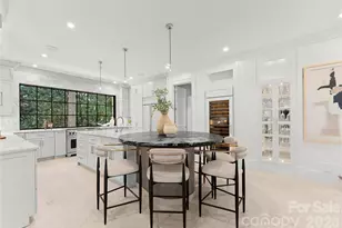 4231 Fox Brook Ln, Charlotte, NC 28211 - Photo 12