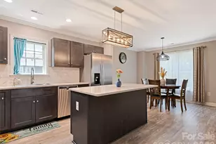 721 Camelot Dr, Waynesville, NC 28786 - Photo 2